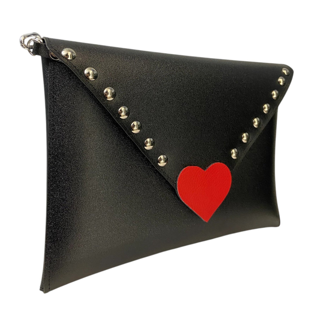 Clutch con cuore Vegan borsa a mano e  tracolla in PVC satinato cruelty-free vegan nero rock con cuore chiusura a calamita catena